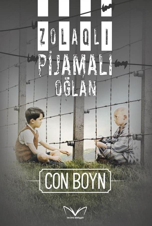 Zolaqlı Pijamalı Oğlan